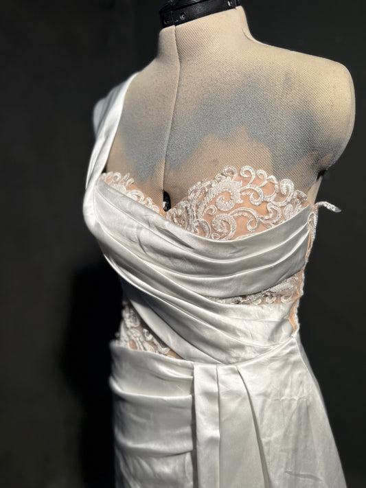 Size 6 Sample Gown