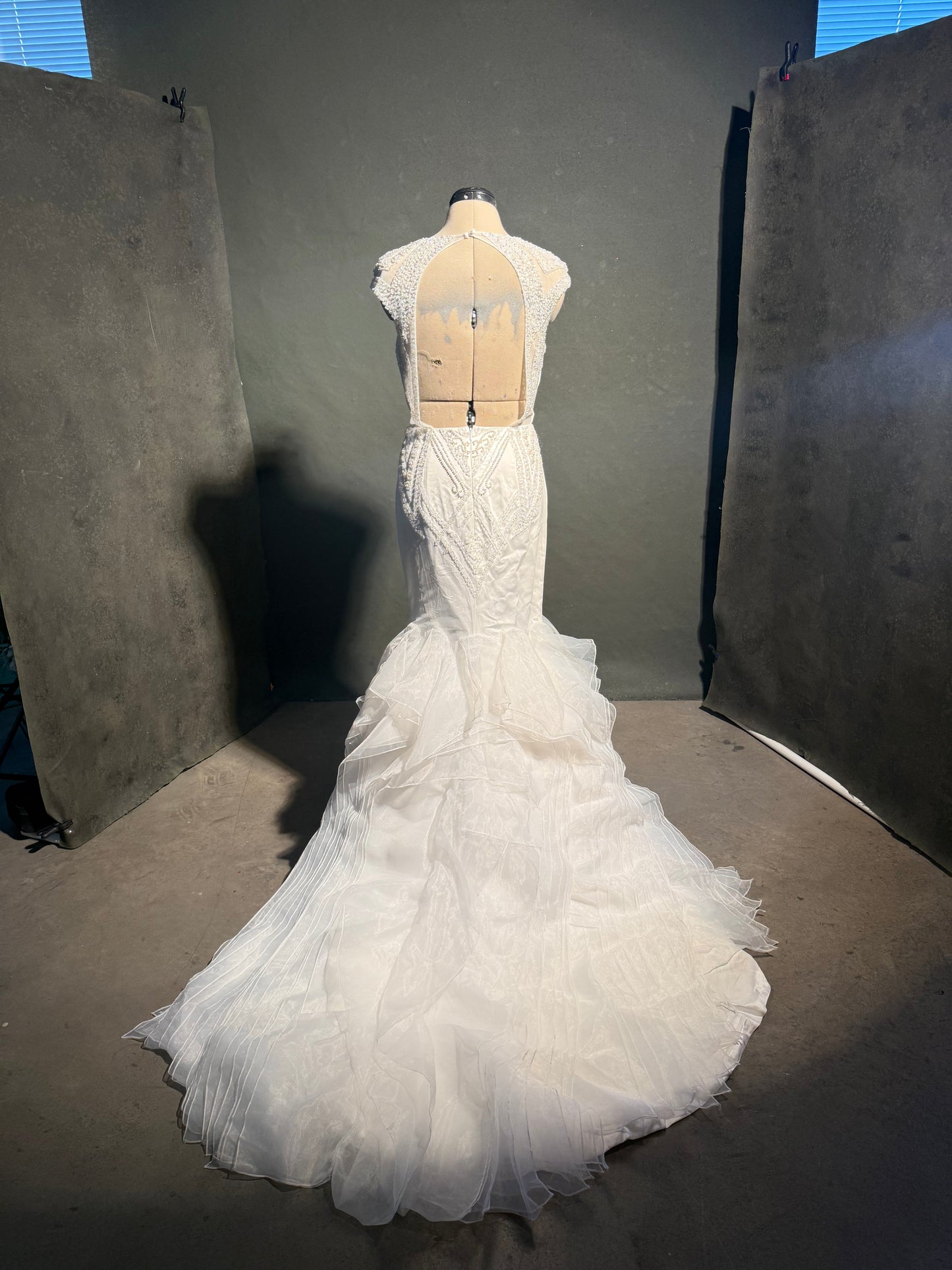 Size 6 Sample Gown