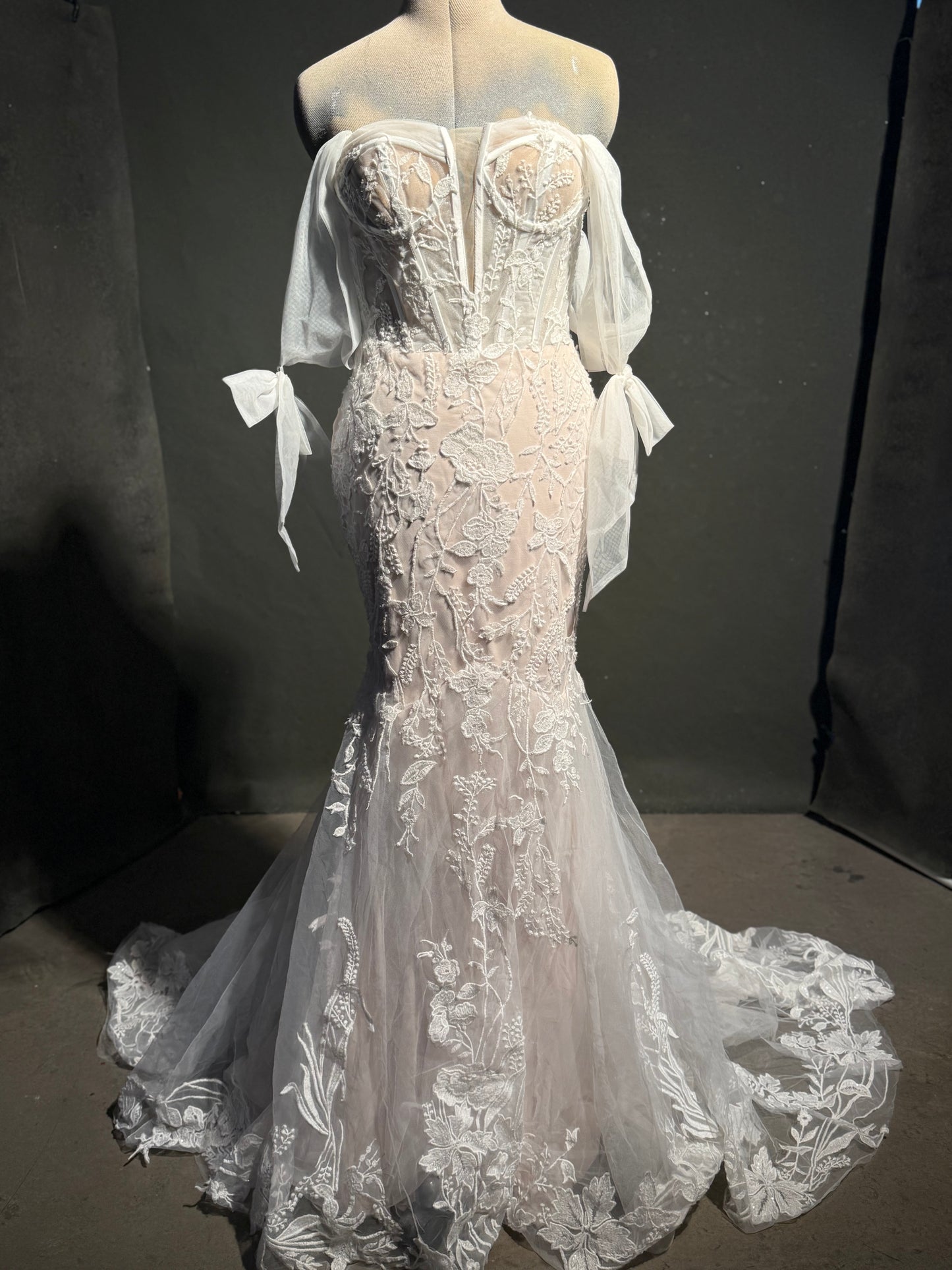 Size 8 Sample Gown