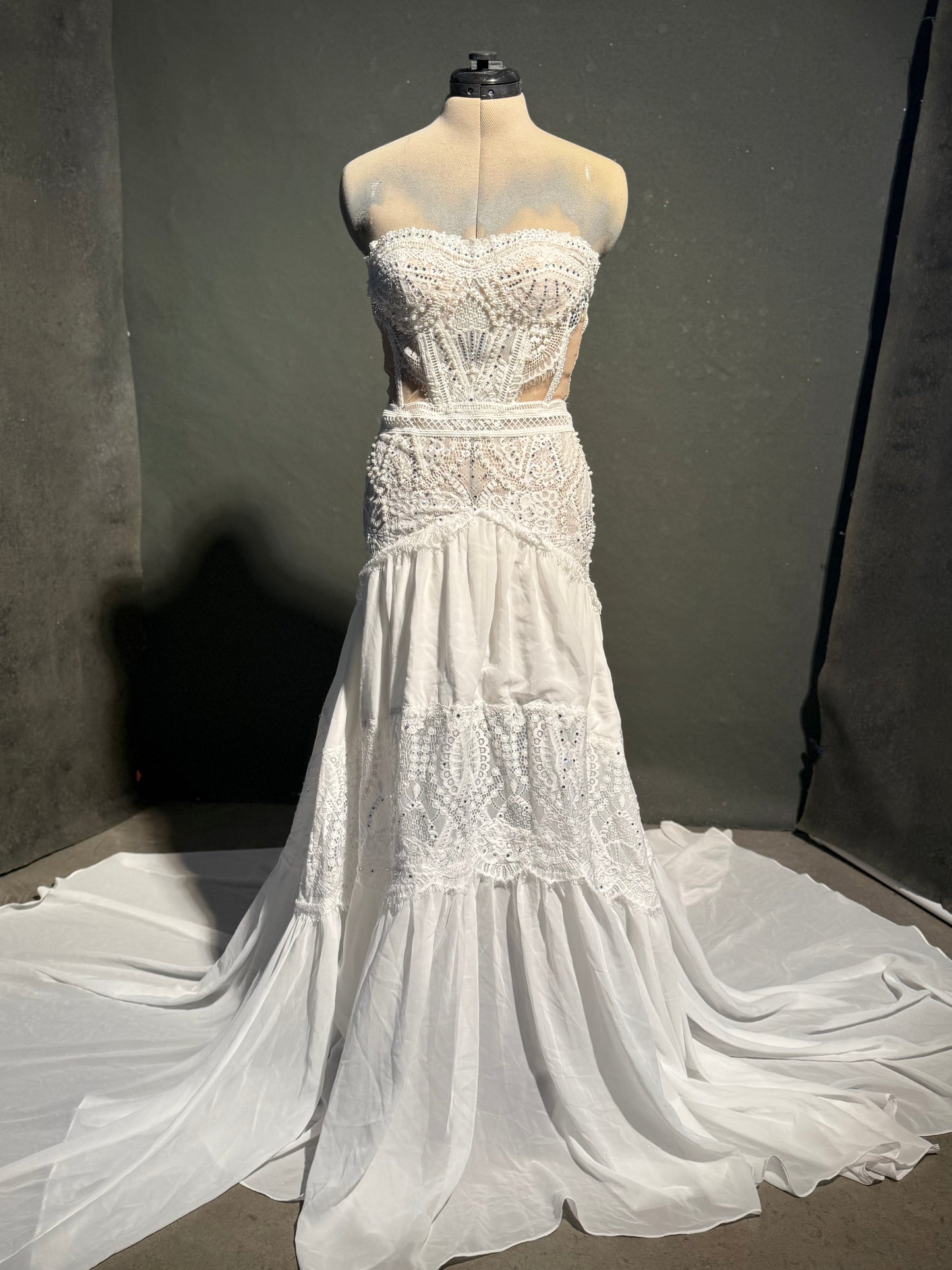 Sample Gown Size 6
