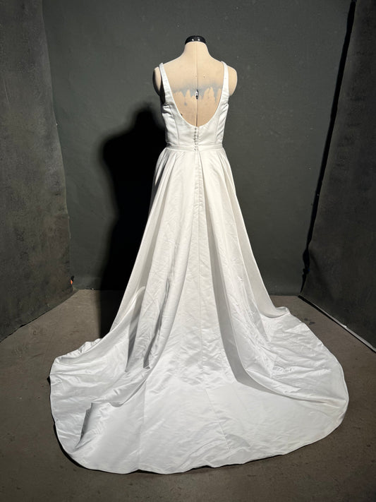 Size 8 Sample Gown