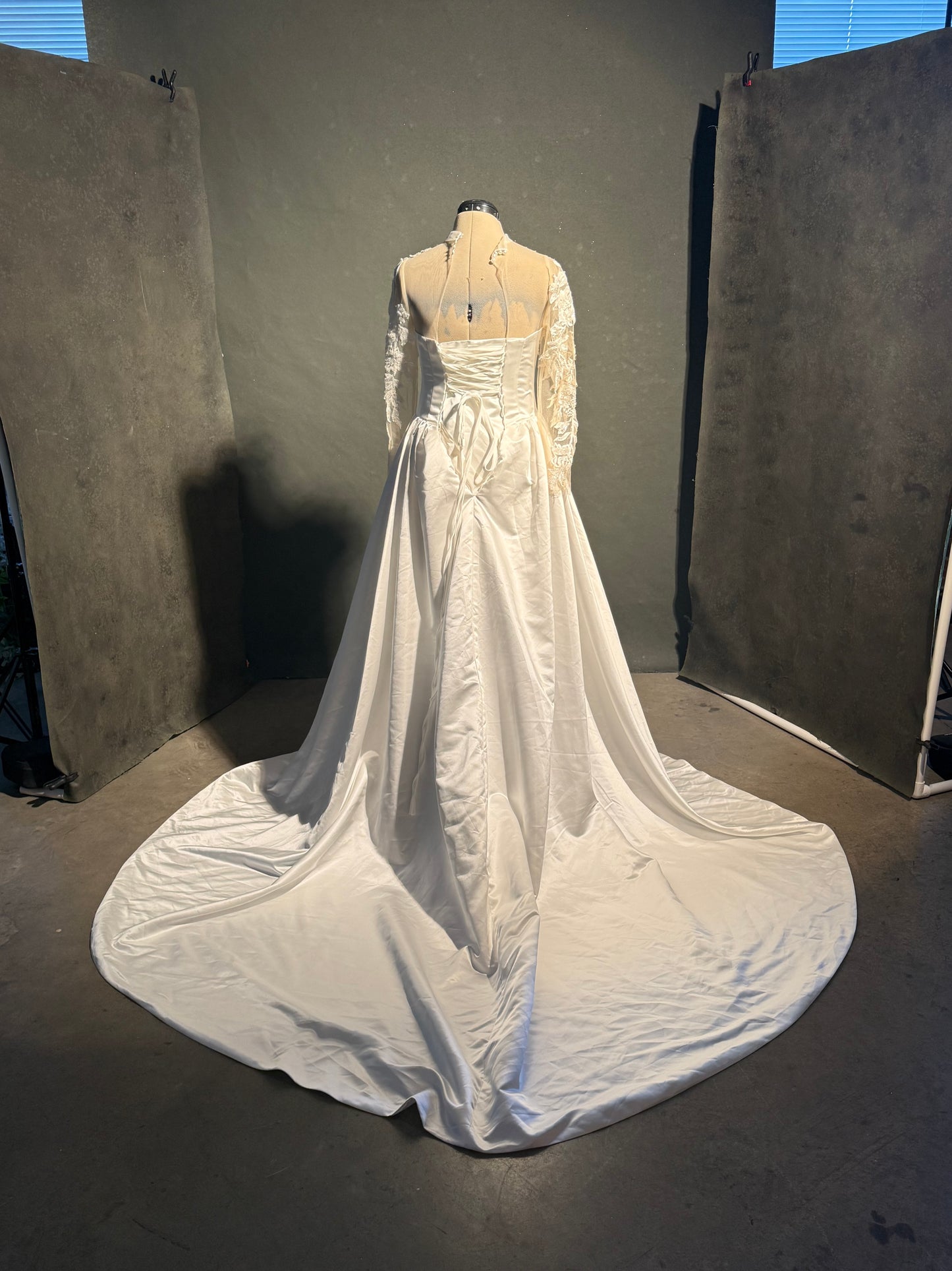 Size 8 Sample Gown