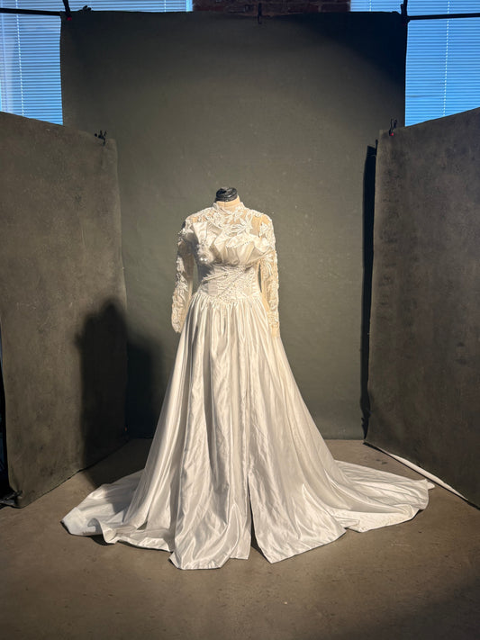 Size 8 Sample Gown