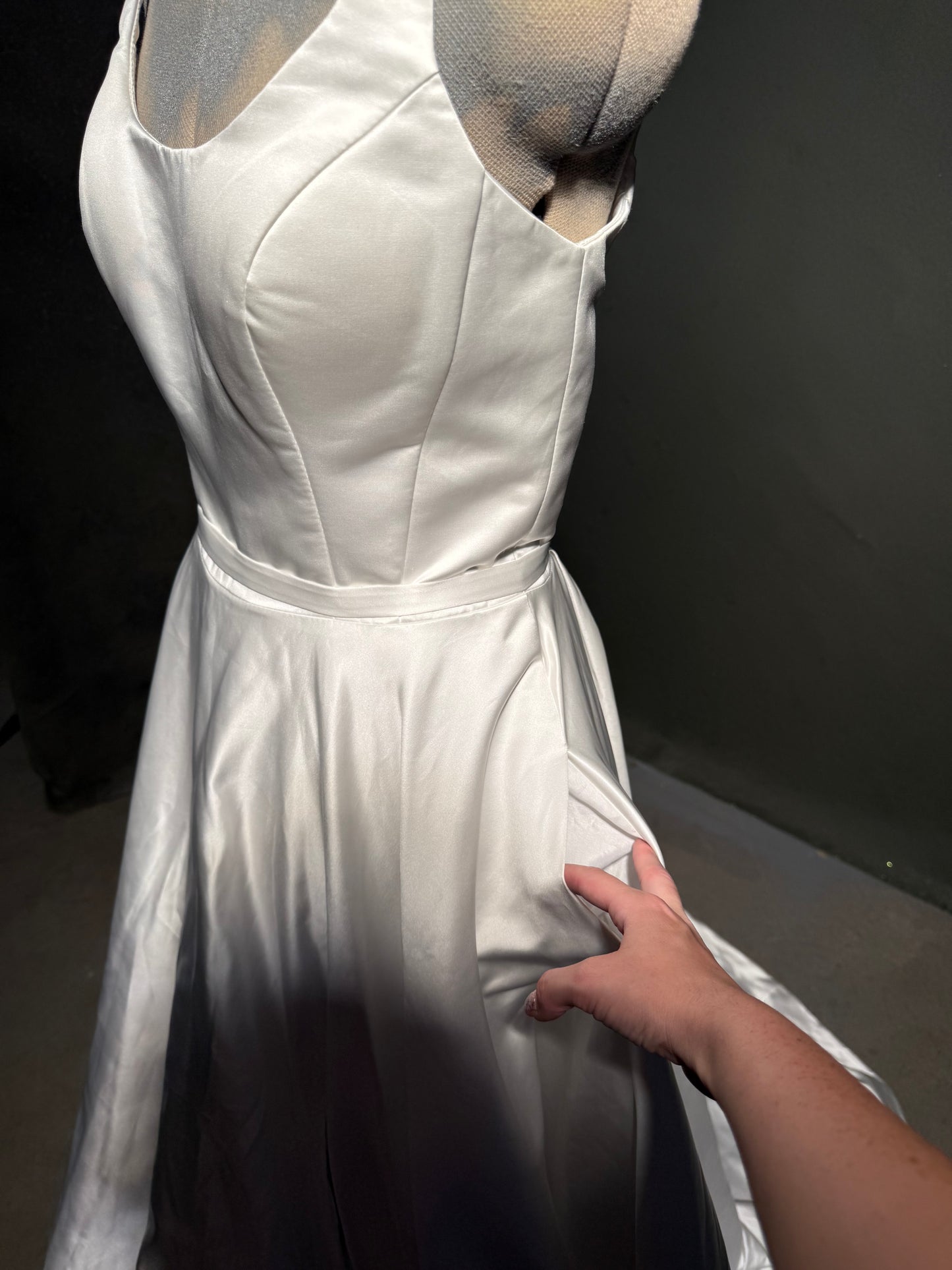 Size 8 Sample Gown