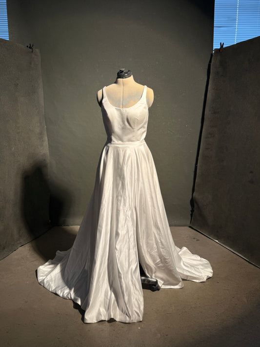 Size 8 Sample Gown